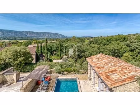 maison en pierres avec piscine et gîte à vendre à gordes