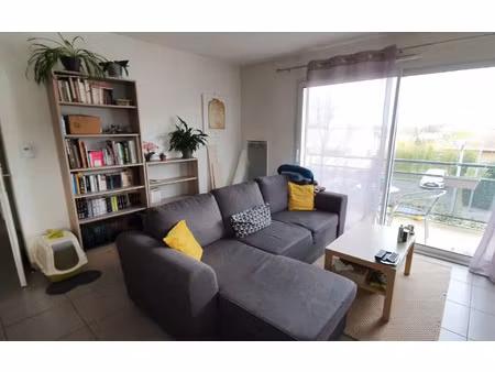 location appartement  m² t-3 à cadaujac  825 €