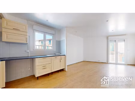 appartement t3 avec balcon et cour