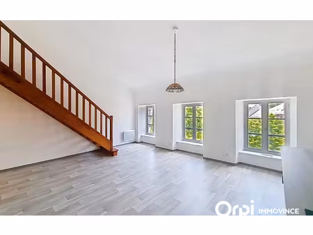 location appartement  64.45 m² t-3 à saint-flour  530 €