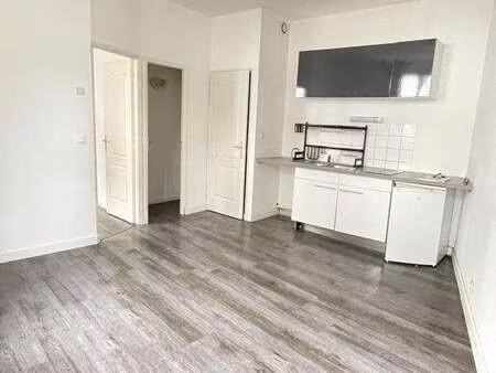 location appartement 2 pièces à nantes (44000) : à louer 2 pièces / 33m² nantes