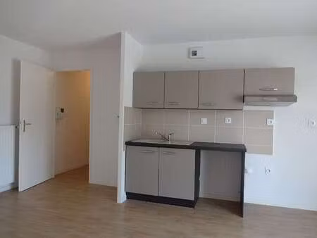 location appartement 3 pièces à rezé (44400) : à louer 3 pièces / 60m² rezé