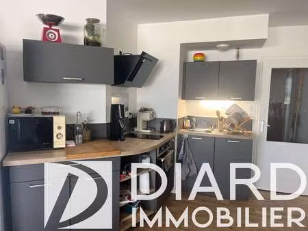 location appartement 2 pièces meublé à saint-aubin-du-cormier (35140) : à louer 2 pièces m