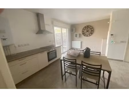location appartement  38 m² t-2 à toulon  800 €
