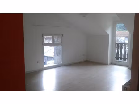 location appartement 4 pièces 81 m² à vif (38450)