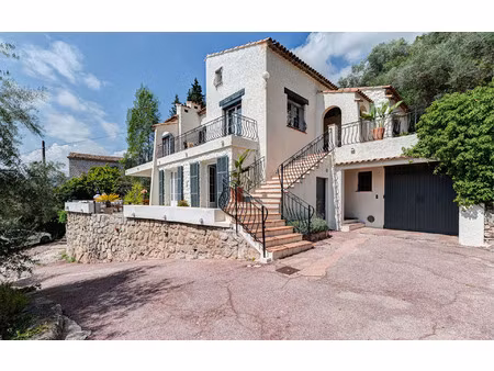 maison castagniers m² t-6 à vendre  900 000 €
