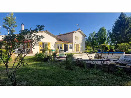 vente maison 10 pièces 253 m² les églises-d’argenteuil (17400)