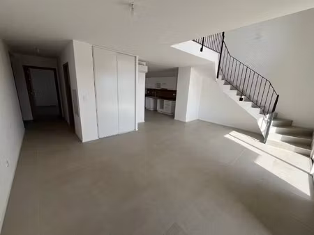 t4 en duplex dans une residence recente 20215 vescovato