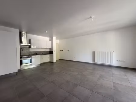 a louer - la ciotat - centre ville - appartement t3 de 66 m