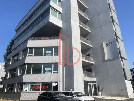 location bureaux 378 m² à 757 m²