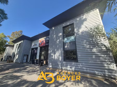 local commercial ou professionnel dans la zone des playes