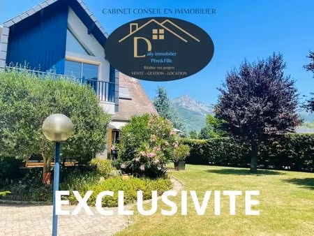 maison d'architecte de 140 m² sur plus de 1 000 m² de terrain plat