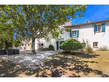 mas provençal du 17ème de 330 m2 sur 1800 m2 de terrain avec