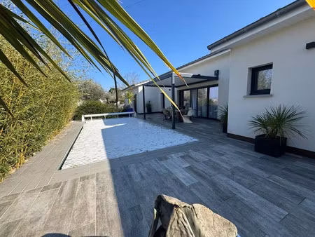location meublée maison 5 pièces 143.7 m² à chatuzange-le-goubet (26300)  1 900 €