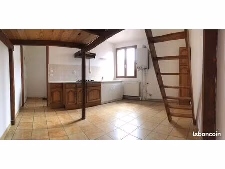 studio 2ème étage