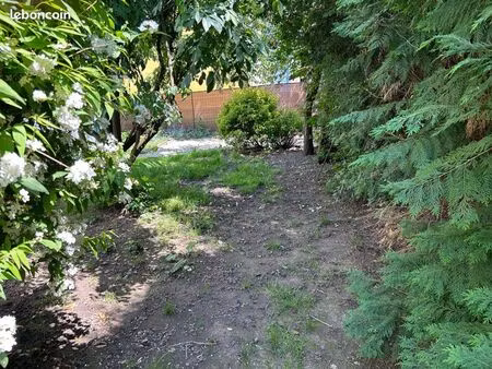appartement type t3 avec jardin privatif et 2 places de parking et
