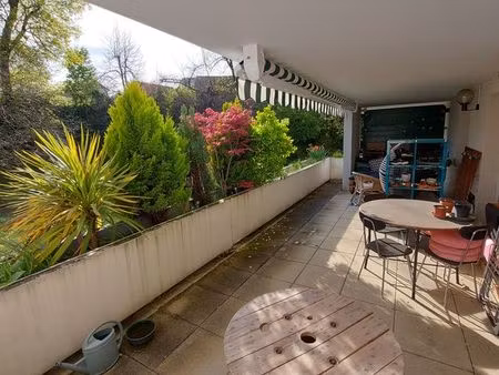 appartement meublé quartier st claude t2