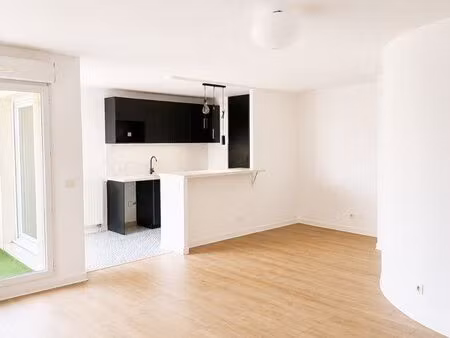 appartement 3 pièces de 67 m² rénové – saint-denis front populaire