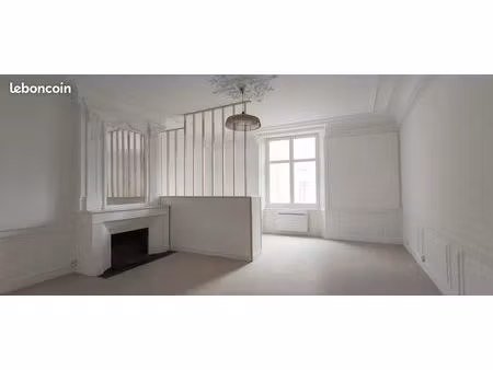 studio 1 pièce 53 m²