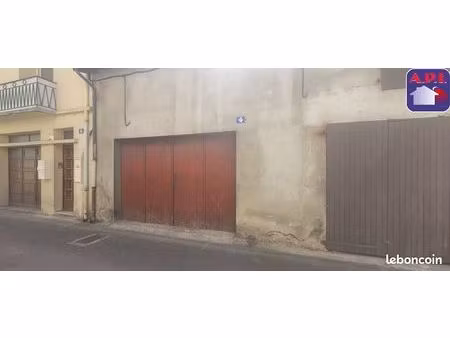 parking/box 1 pièce 28 m²