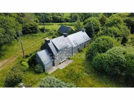 vente longère et corps de ferme à berrien (29690) : à vendre / 149m² berrien