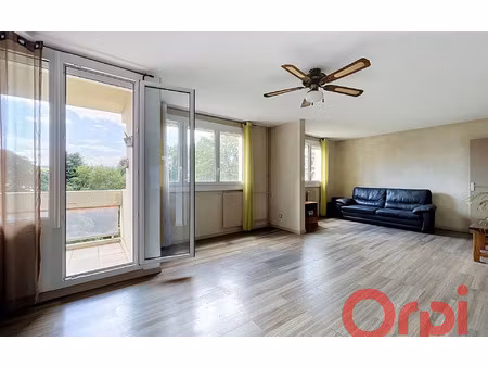 location appartement  m² t-4 à bourgoin-jallieu  1 050 €
