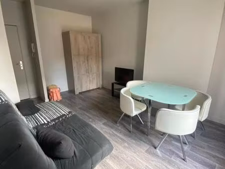 ref 12948 - 46 rue st jacques - bel f1 meublé au 3ème étage