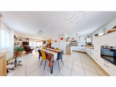 charmante maison familiale avec garage double