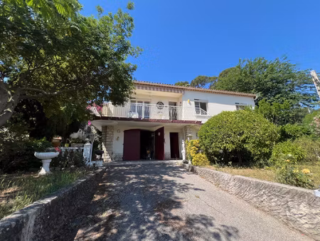 la garde- villa sur 642 m2 de terrain