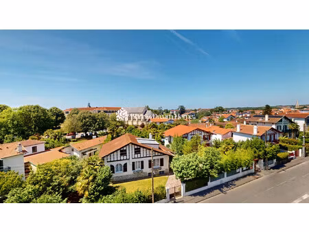 dernier étage quartier marracq avec garage boxé