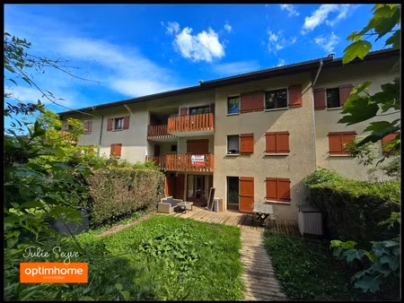 appartement t2 avec un balcon une cave et deux places de parking – gex centre