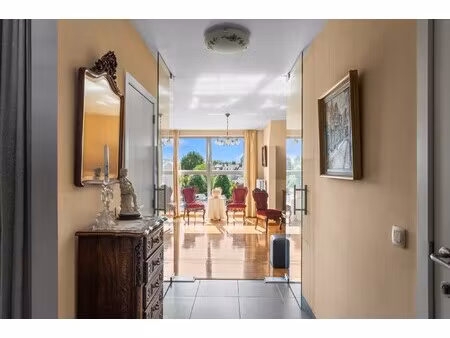 appartement midden in het centrum van kruishoutem!