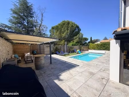 villa t5 145m2 sur 700m2 de parcelle - quartier des arènes - le crès - excellent état