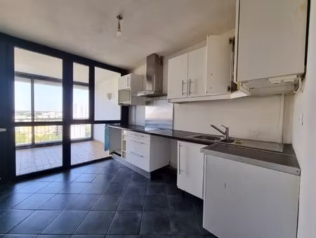 appartement t3 avec terrasse et cave