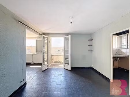 côte pavée - appartement t3/4 en dernier étage