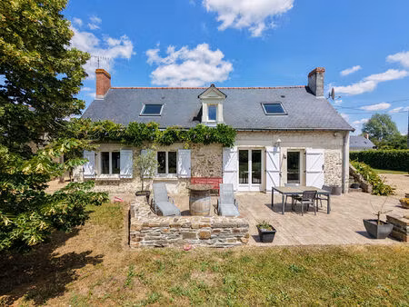 maison ancienne rénovée 4 chambres terrain de plus de 2 000 m² garage et dépendance - à 5m