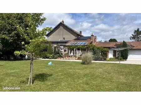 propriété 7 pièces 163 m²