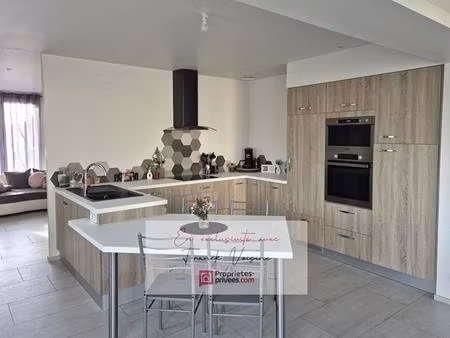 a vendre en exclusivité aux epesses  maison de 193 m2 avec 4 chambres sur une parcelle de 