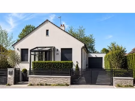 maison individuelle avec sous-sol + garage extérieur