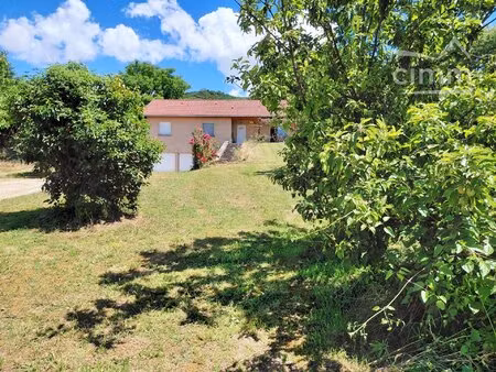 maison plain-pied de 2005 – 100 m² habitables –1830 m2 de terrain clos