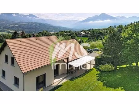 maison t6 de 140 m² - saint-laurent du cros