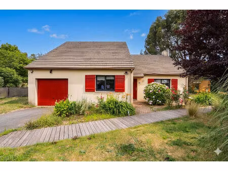 maison de plain-pied  107 m² habitables  grande dépendance  garage  terrain de 1870 m²