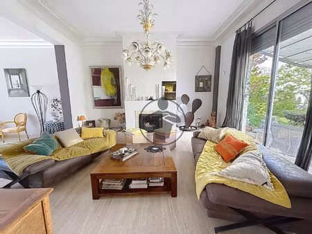 vente maison 8 pièces 252 m2 à saint-quentin