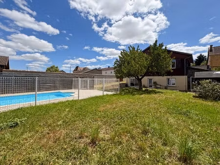 maison familiale de 143m2  piscine  dependance et terrain clos de 1136m2