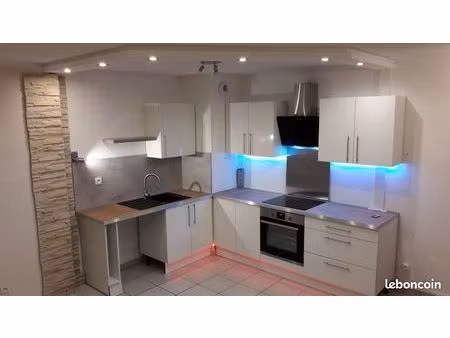 location t3 avec balcon terrasse et garage