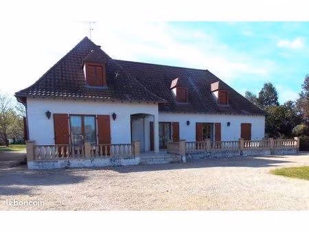 maison 7 pièces 220 m²