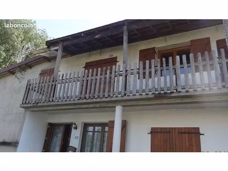 grand appartement f3 saint-usuge