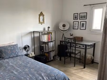 appartement proche métro et centre commercial v2
