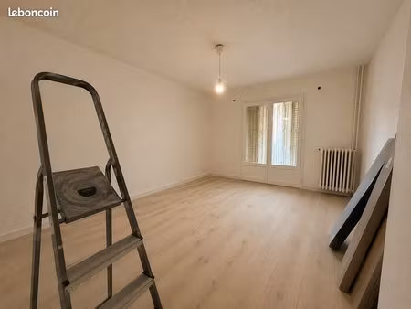 melun - f2 balcon et parking