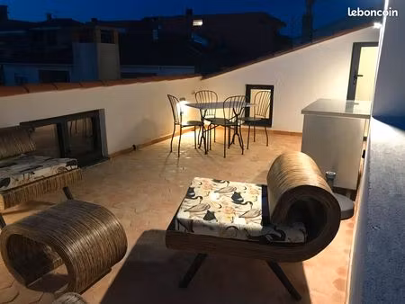 appartement t3 terasse en plein coeur du village de sanary